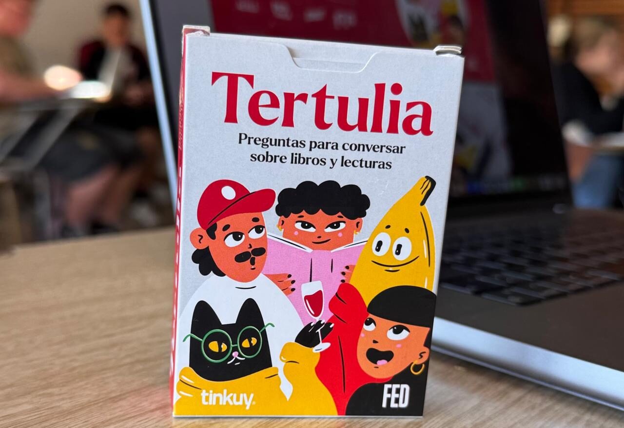 Tertulia: un juego de cartas que invita a leer y conversar